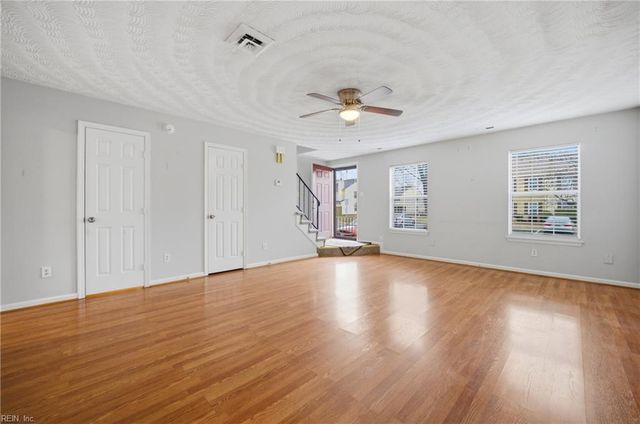 8 Saxony PL, Hampton, VA 23669