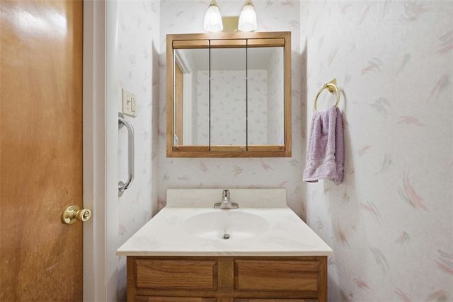 139 E Edgewood Dr, Peters Twp, PA 15317