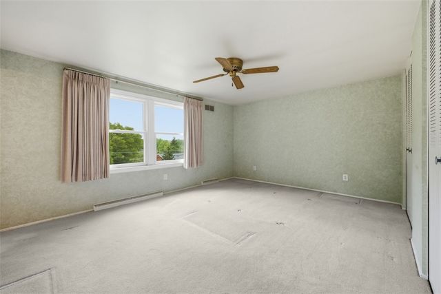 139 E Edgewood Dr, Peters Twp, PA 15317