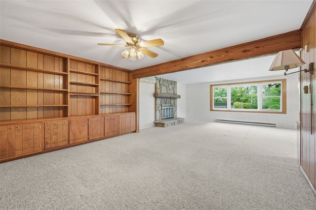 139 E Edgewood Dr, Peters Twp, PA 15317