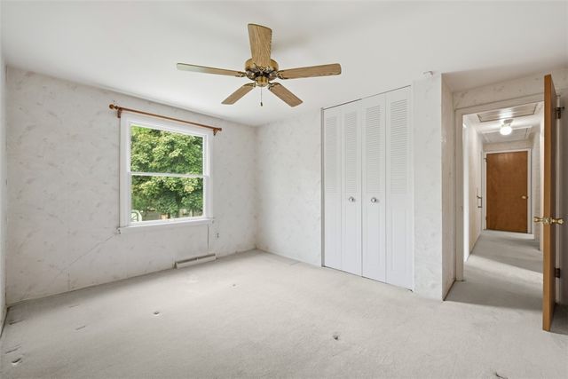 139 E Edgewood Dr, Peters Twp, PA 15317