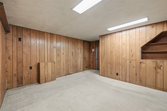 139 E Edgewood Dr, Peters Twp, PA 15317