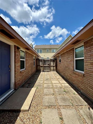 813 Waverly Street, Houston, TX 77007