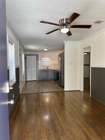 813 Waverly Street, Houston, TX 77007