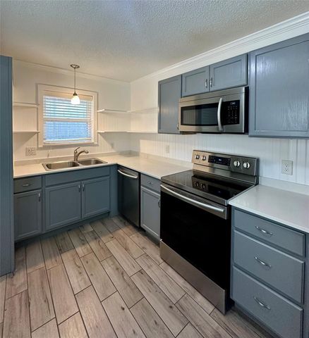 813 Waverly Street, Houston, TX 77007