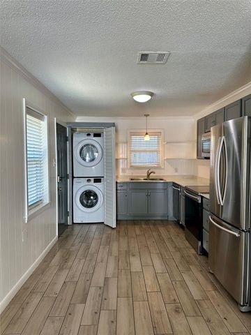 813 Waverly Street, Houston, TX 77007