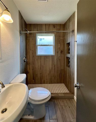 813 Waverly Street, Houston, TX 77007