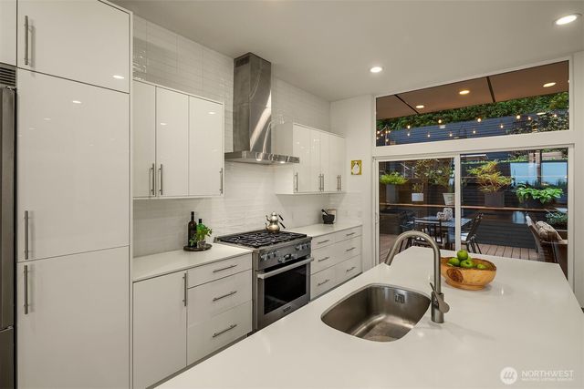 431 26th Avenue E, Seattle, WA 98112