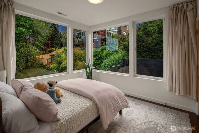 431 26th Avenue E, Seattle, WA 98112