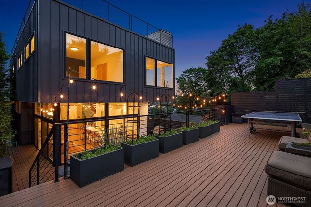 431 26th Avenue E, Seattle, WA 98112