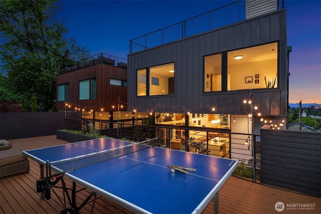 431 26th Avenue E, Seattle, WA 98112