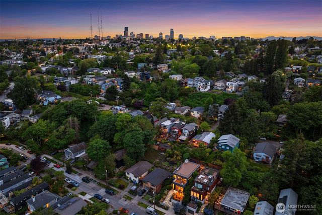 431 26th Avenue E, Seattle, WA 98112