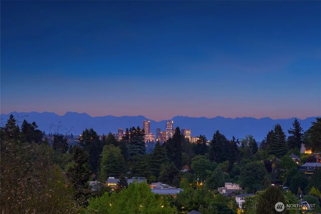 431 26th Avenue E, Seattle, WA 98112