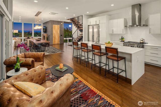 431 26th Avenue E, Seattle, WA 98112