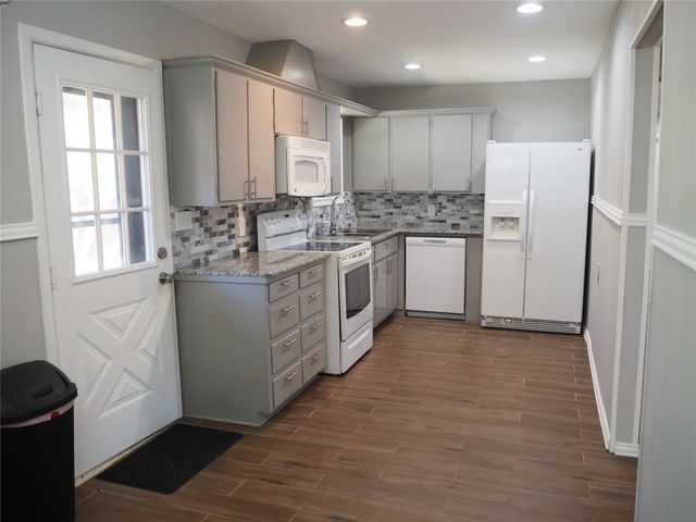 157 Harvard Avenue, Lewisville, TX 75057