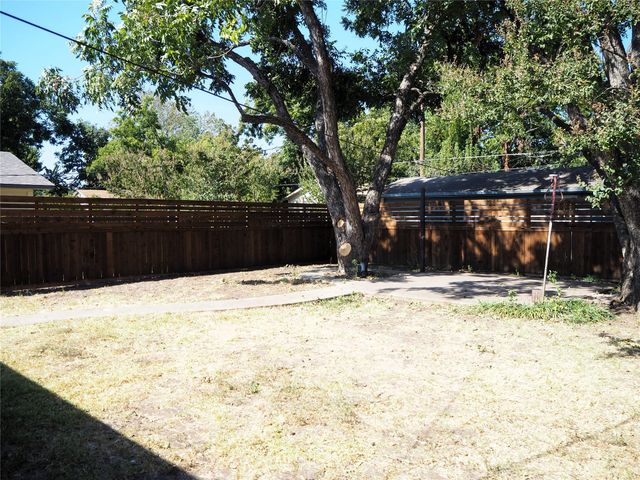 157 Harvard Avenue, Lewisville, TX 75057