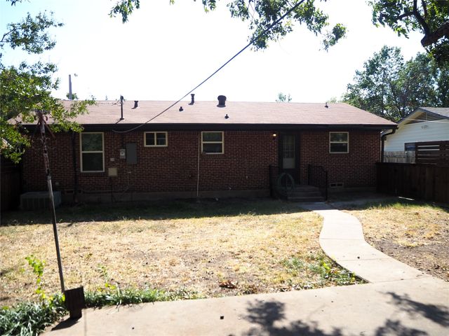 157 Harvard Avenue, Lewisville, TX 75057