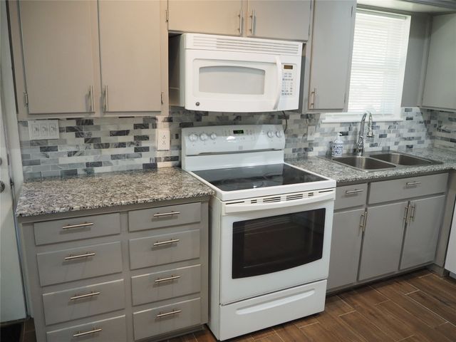 157 Harvard Avenue, Lewisville, TX 75057