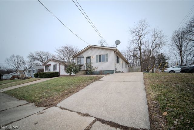 818 Jean Avenue, Akron, OH 44310