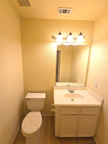 6131 Andwood Street B, Houston, TX 77087