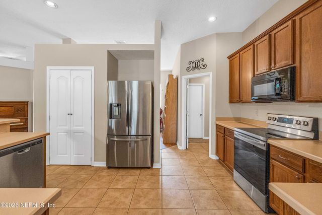 204 ELMWOOD Drive, St. Johns, FL 32259
