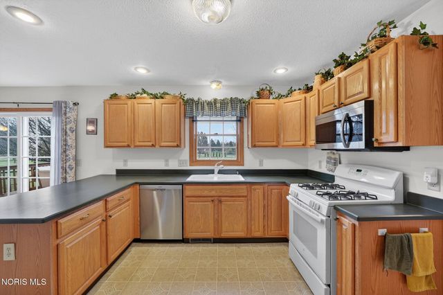 7508 Epaulet Lane, Maumee, OH 43537