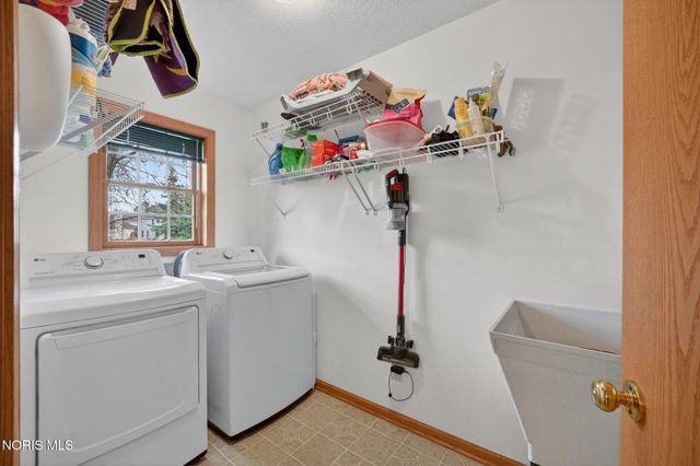 7508 Epaulet Lane, Maumee, OH 43537