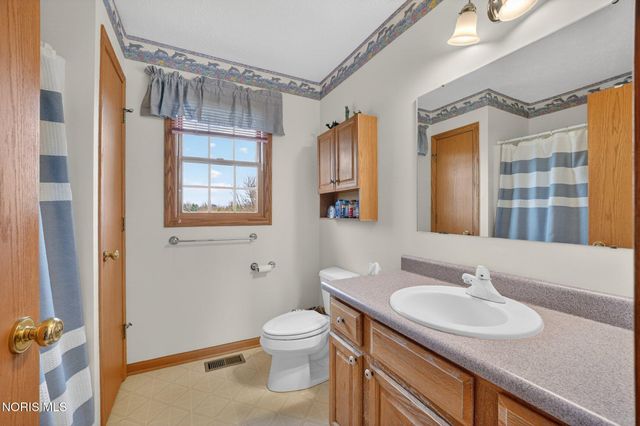 7508 Epaulet Lane, Maumee, OH 43537