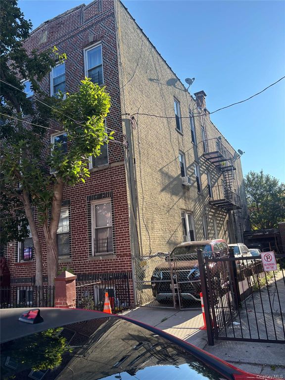 439 E 45th Street, Brooklyn, NY 11203 — photo 2