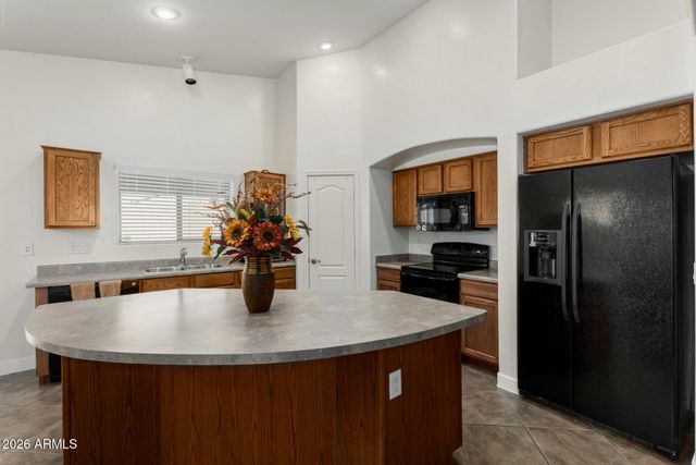 17616 W BLOOMFIELD Road, Surprise, AZ 85388