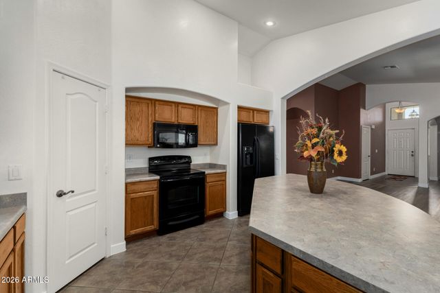 17616 W BLOOMFIELD Road, Surprise, AZ 85388