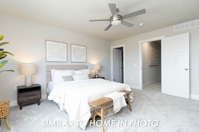 6949 Poppy Court, Johnston, IA 50131