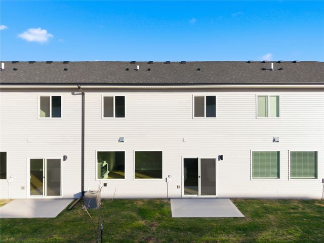 6949 Poppy Court, Johnston, IA 50131