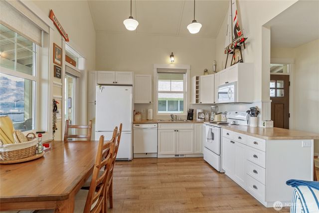 117 Barefoot Lane, Oroville, WA 98844