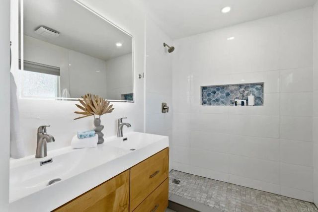 8135 Whelan Dr, San Diego, CA 92119