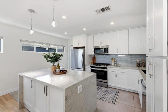 8135 Whelan Dr, San Diego, CA 92119