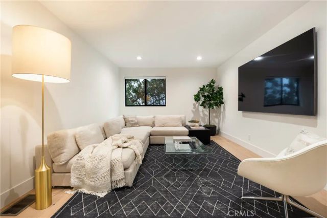 4234 Alhama Drive, Woodland Hills, CA 91364