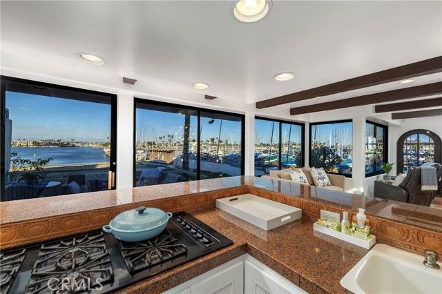 6911 E Ocean, Long Beach, CA 90803