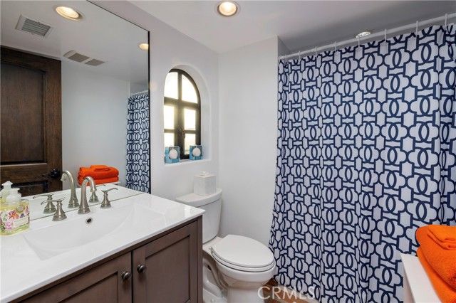 6911 E Ocean, Long Beach, CA 90803