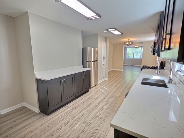 515 W 40th Place 1, Chicago, IL 60609