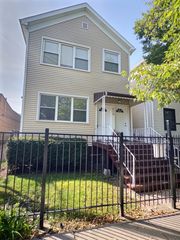 515 W 40th Place 1, Chicago, IL 60609