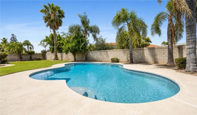 13206 Monarch Palm, Bakersfield, CA 93314