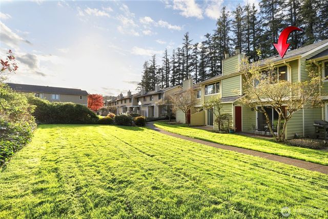 3957 NW Fairway Lane, Bremerton, WA 98312