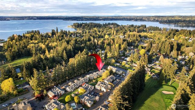 3957 NW Fairway Lane, Bremerton, WA 98312
