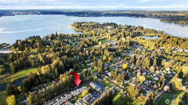 3957 NW Fairway Lane, Bremerton, WA 98312
