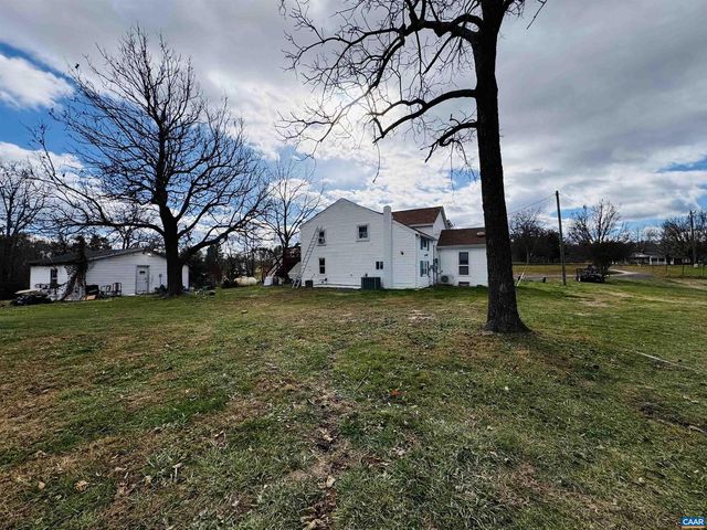 43 NISWANDER RD, Staunton, VA 24401