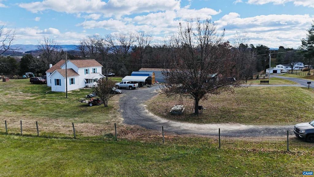 43 NISWANDER RD, Staunton, VA 24401