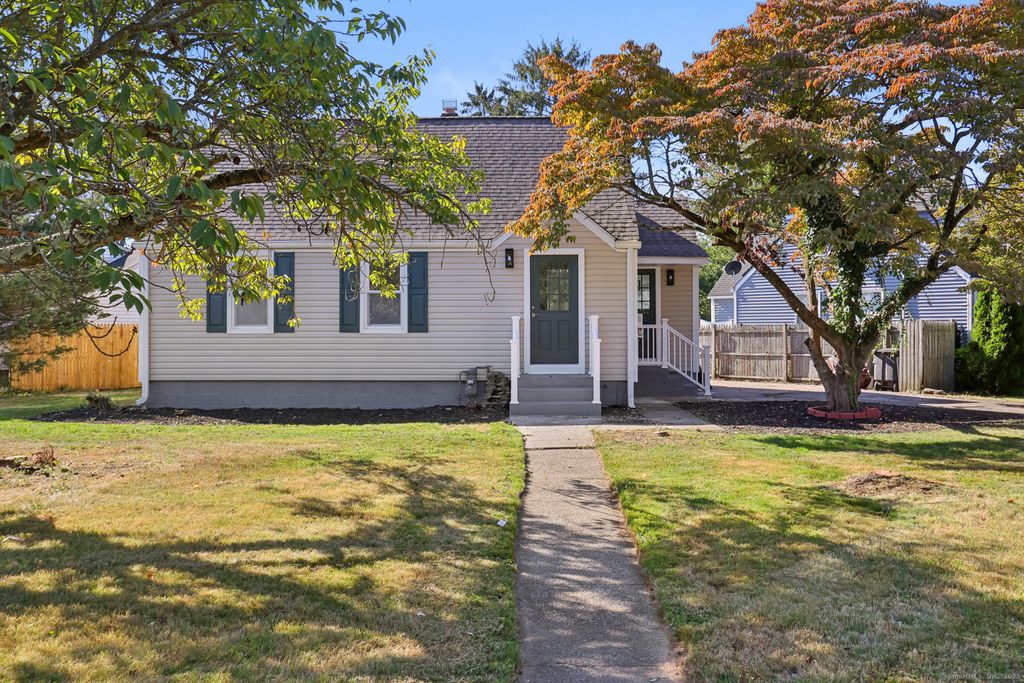 110 Meadowside Road, Milford, CT 06460