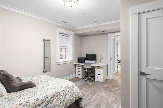 119 Highland Ave B, Somerville, MA 02143