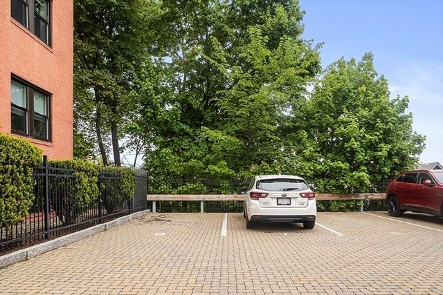 119 Highland Ave B, Somerville, MA 02143